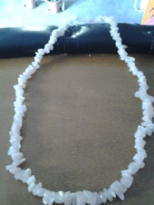 Collar de Piedras. Rosa claro.