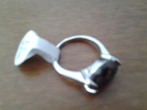 Anillo Plateado con piedra marrón oscuro