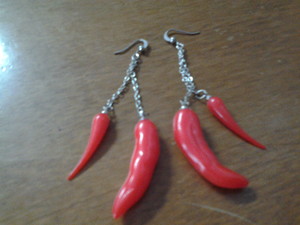Pendientes largos pimientos rojos