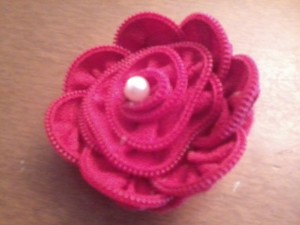 BROCHE ROJO